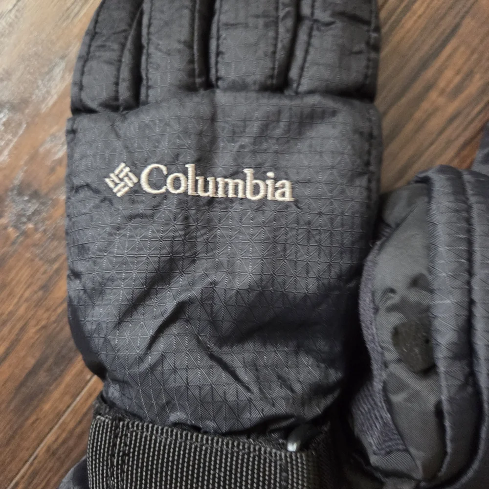 Columbia Black Winter Gloves